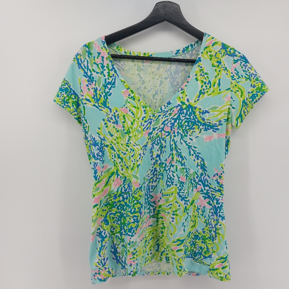 Lilly Pulitzer Size Medium Coral Blue and Green V Neck Short Sleeve Top